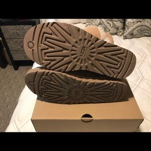 UGG Shoes - 100% Authentic Ugg Boots UGG Shoes - 100% Authentic Ugg Boots